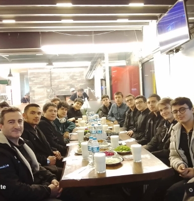 İftar soframızı öğrenciler için açtık