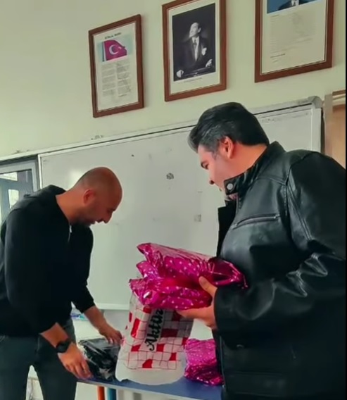 Sivas/Zara'daki miniklerimize hediyelerini ulaştırdık.